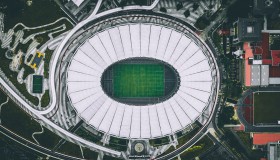 mk体育-双核狂飙姆巴佩十场连杀，湖人险境挑战极限